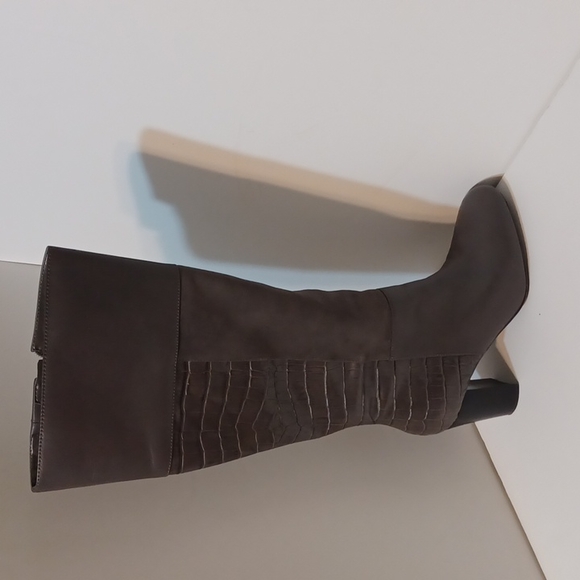 NEW IN BOX! Women's Grey Knee-High Boots Size 8M L@@K WOW! - Picture 14 of 16